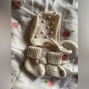 Boy or girl popcorn bonnet with booties